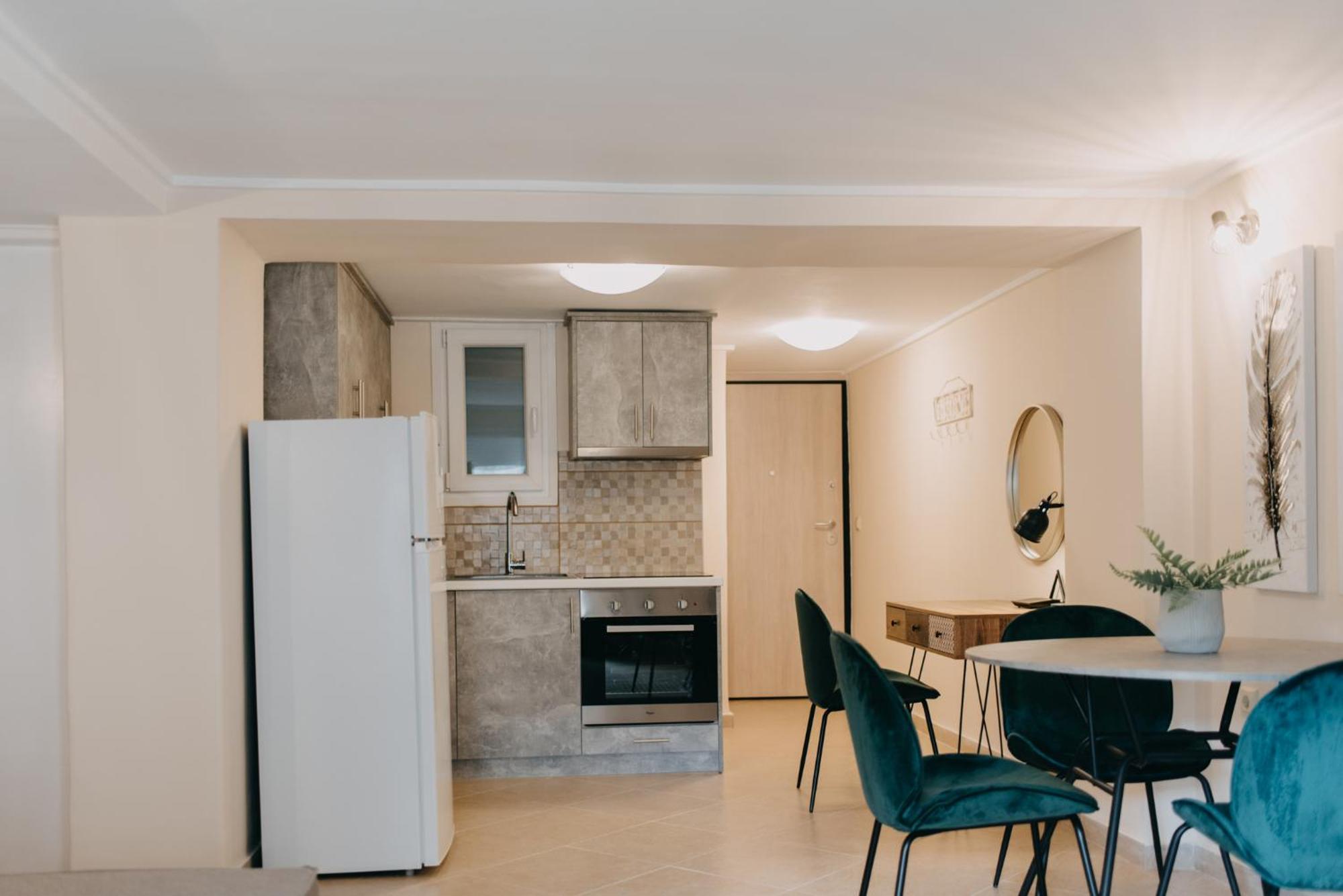 Best House, Central Luxury Apartment, Agiou Nikolaou, Patra Exterior photo